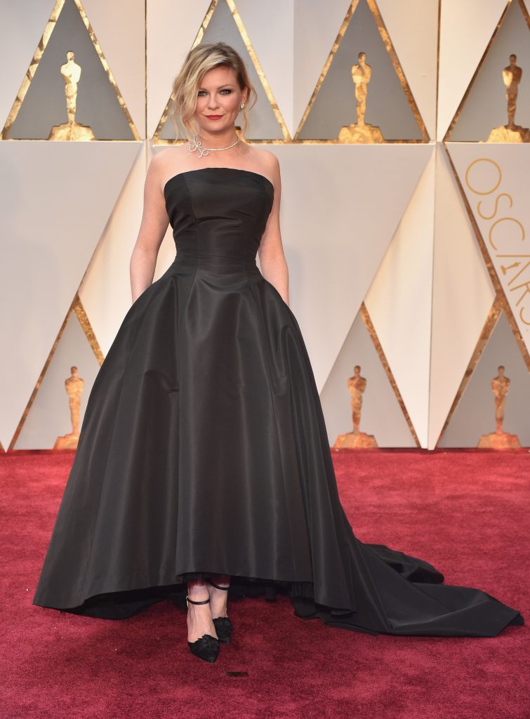 Kirsten Dunst Oscars red carpet
