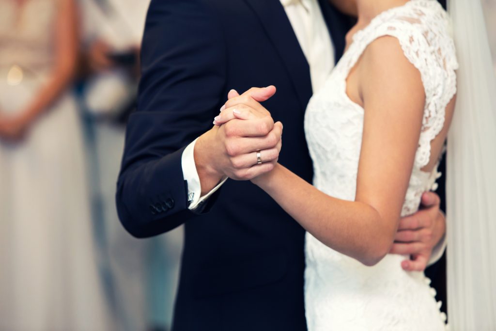 8 of the cutest things grooms have done for their brides