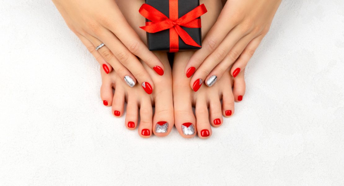 Christmas Nail Trends 2020