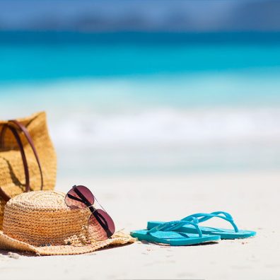Top 7 Beach Essentials 2024: Top Things to Bring to The Beach