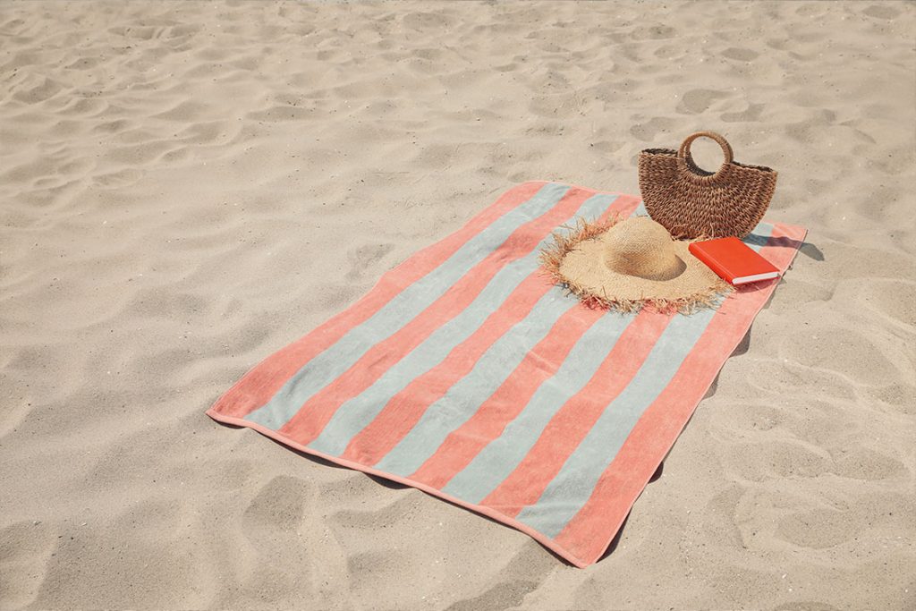 asciugamani da spiaggia essenziali