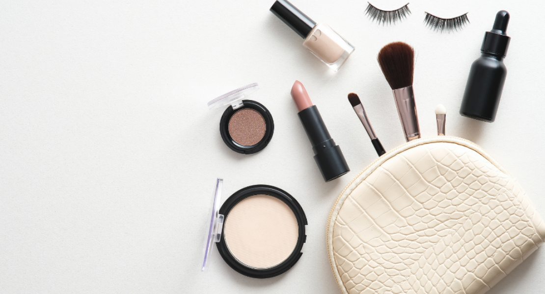 Best Travel Makeup Tips for Every Destination