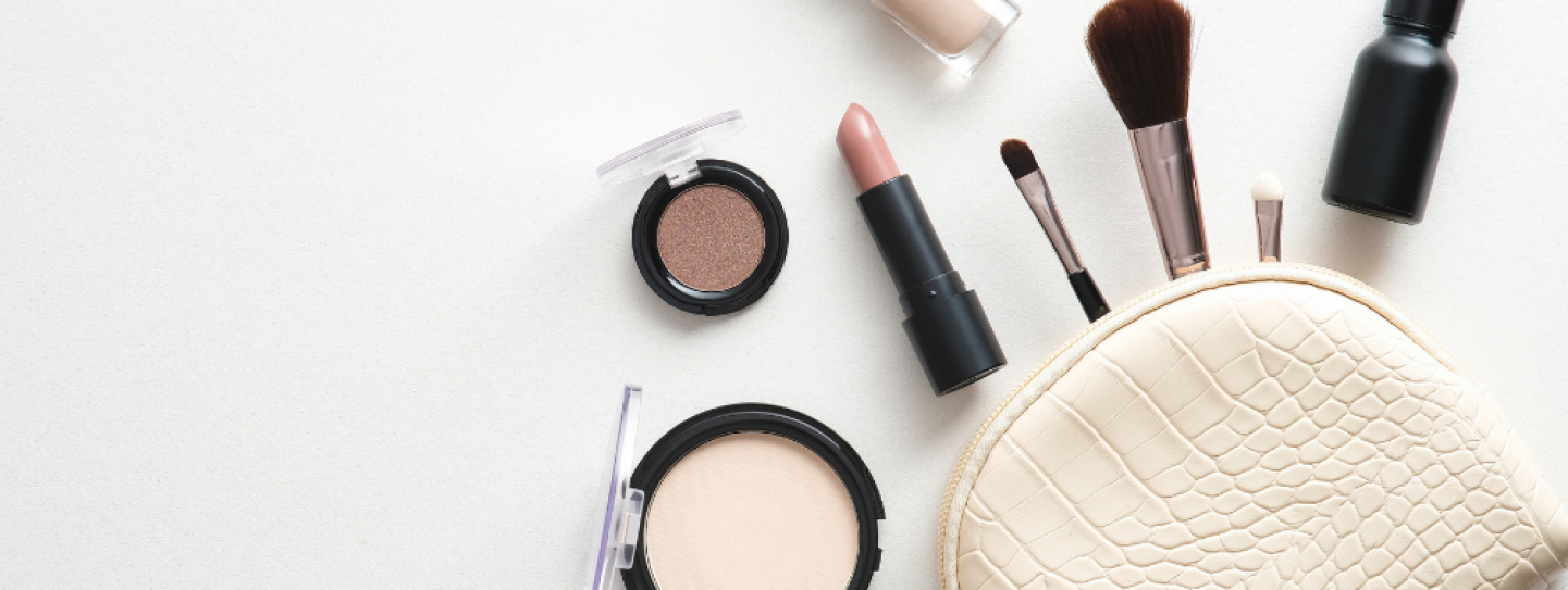 Best Travel Makeup Tips for Every Destination