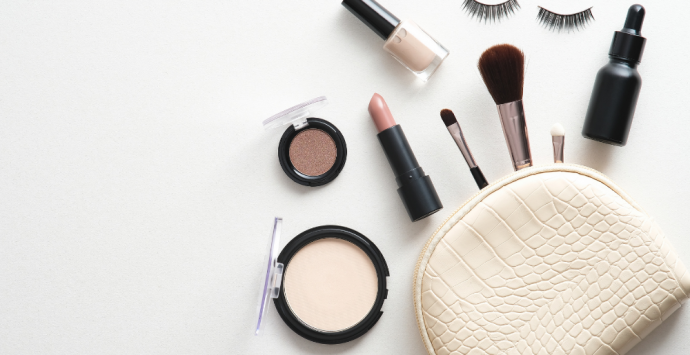 Best Travel Makeup Tips for Every Destination