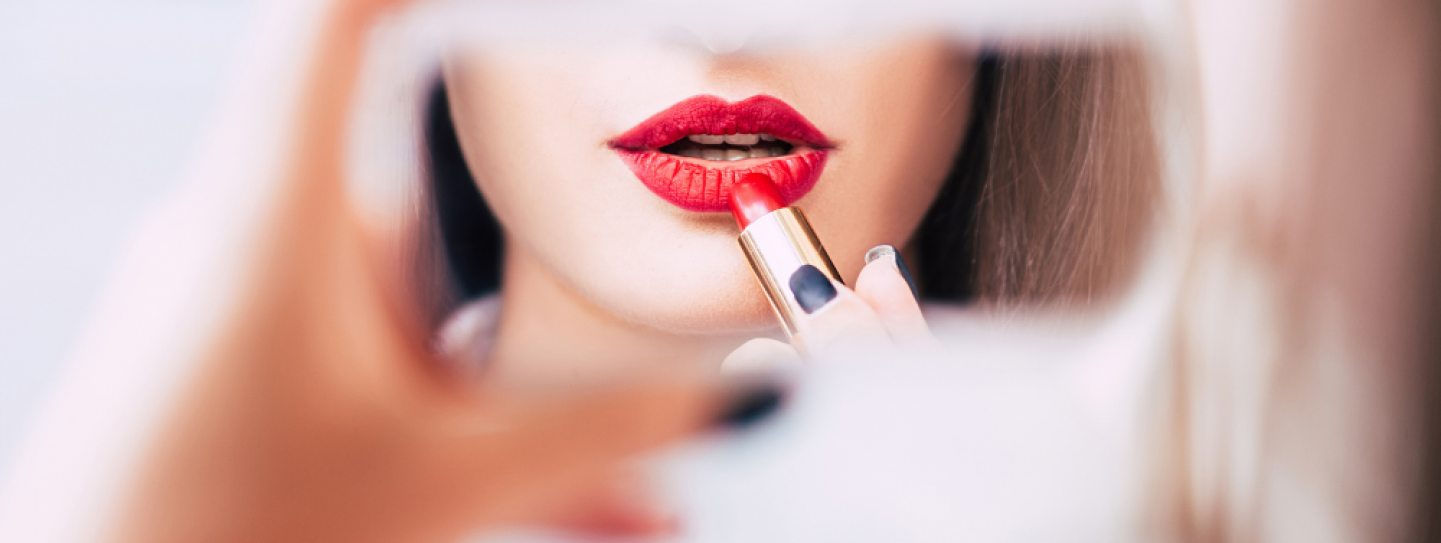 Makeup Trends in Australia 2025: Dark Siren & Cherry Vibe